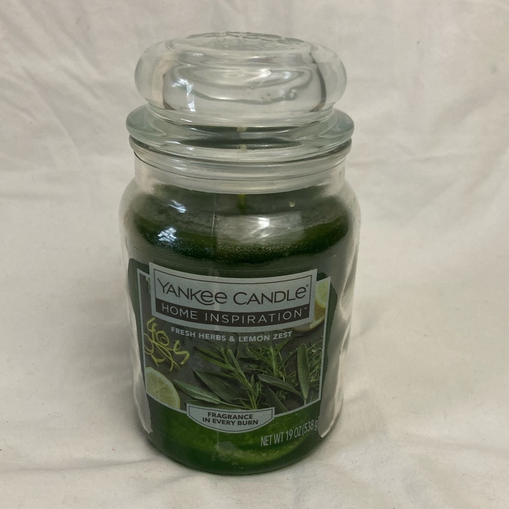 8-28 Yankee candle fresh herbs and lemon zest full size candle NEW 19oz